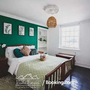 Primal Estates Brighton: Three-bedroom Townhouse With Roof Terrace Brighton